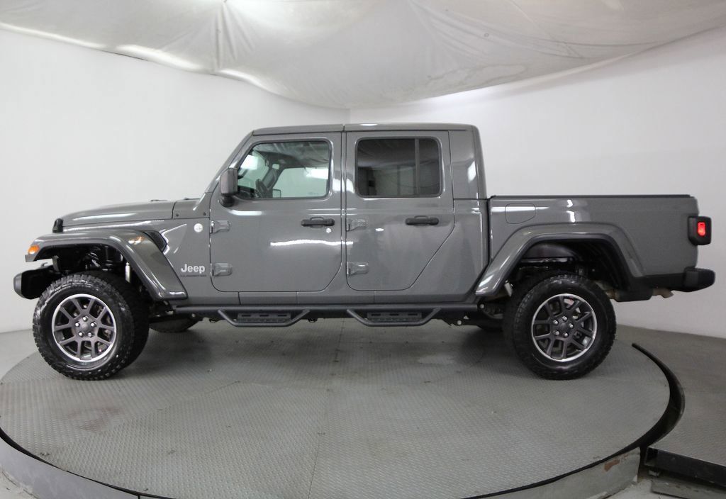 Used 2021 Jeep Gladiator Overland AWD/4WD image 4
