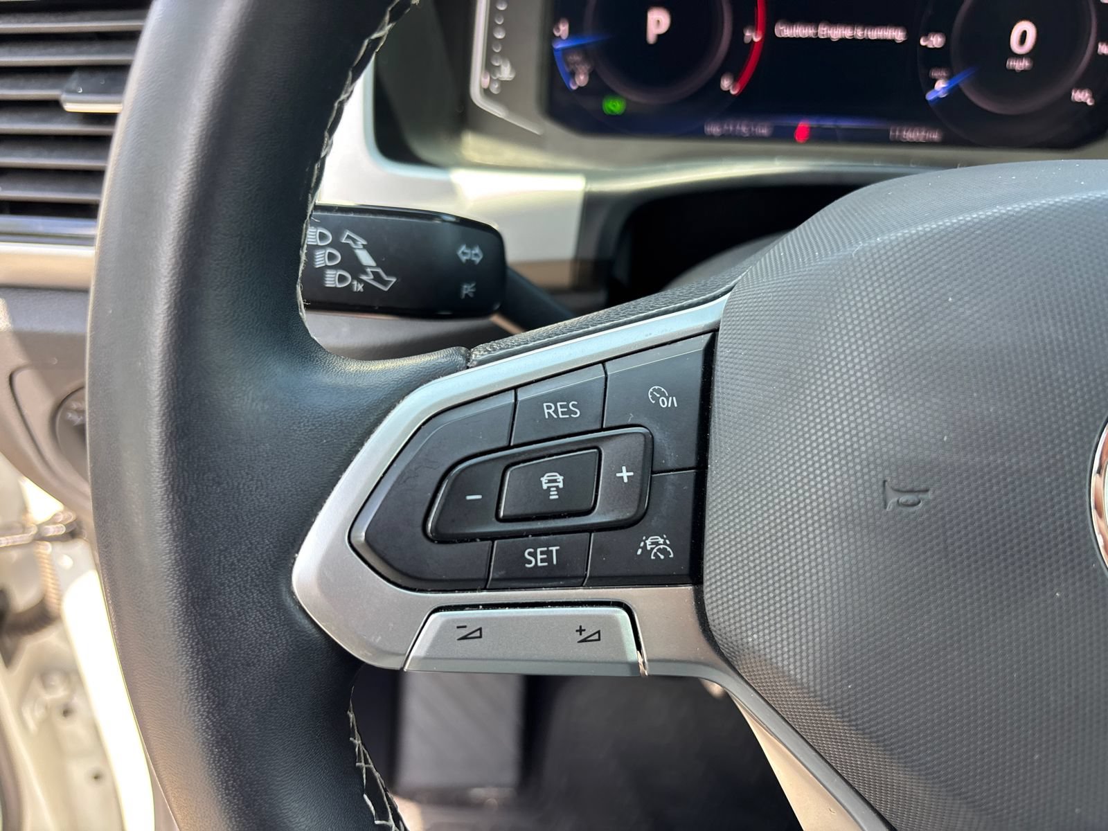 Used 2023 Volkswagen Atlas SEL AWD/4WD image 17
