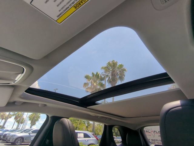 Certified 2022 Jeep Cherokee Latitude w/ Sun & Sound Group AWD/4WD image 22