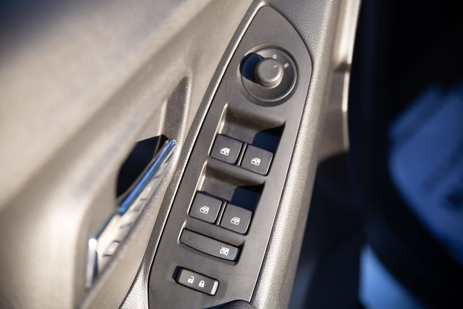 Used 2020 Chevrolet Trax LT w/ LT Convenience Package image 18