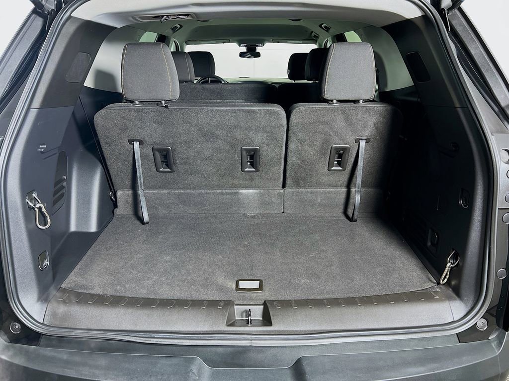 Used 2021 Chevrolet Traverse LS AWD/4WD image 24