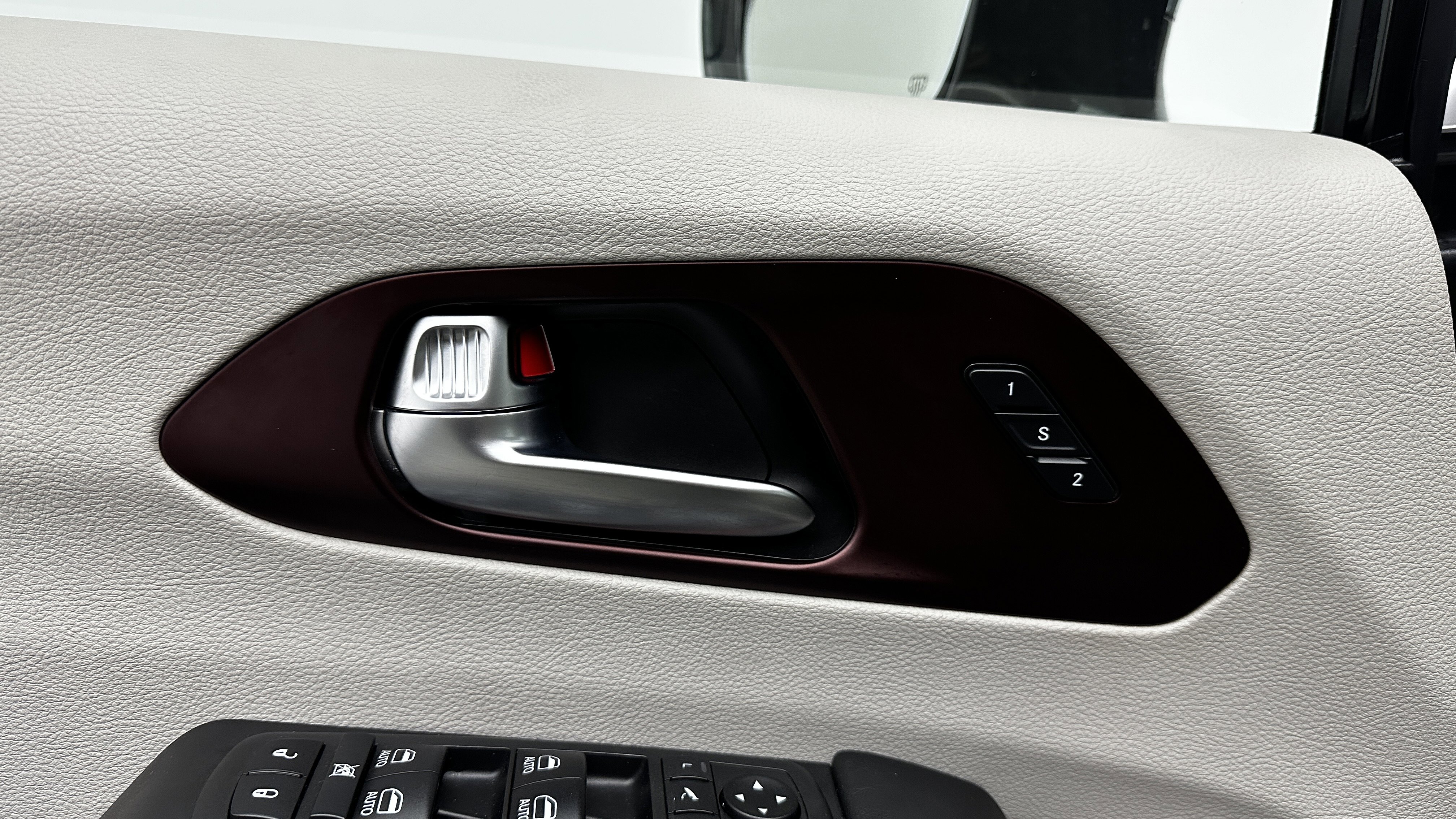 Used 2019 Chrysler Pacifica Limited image 13