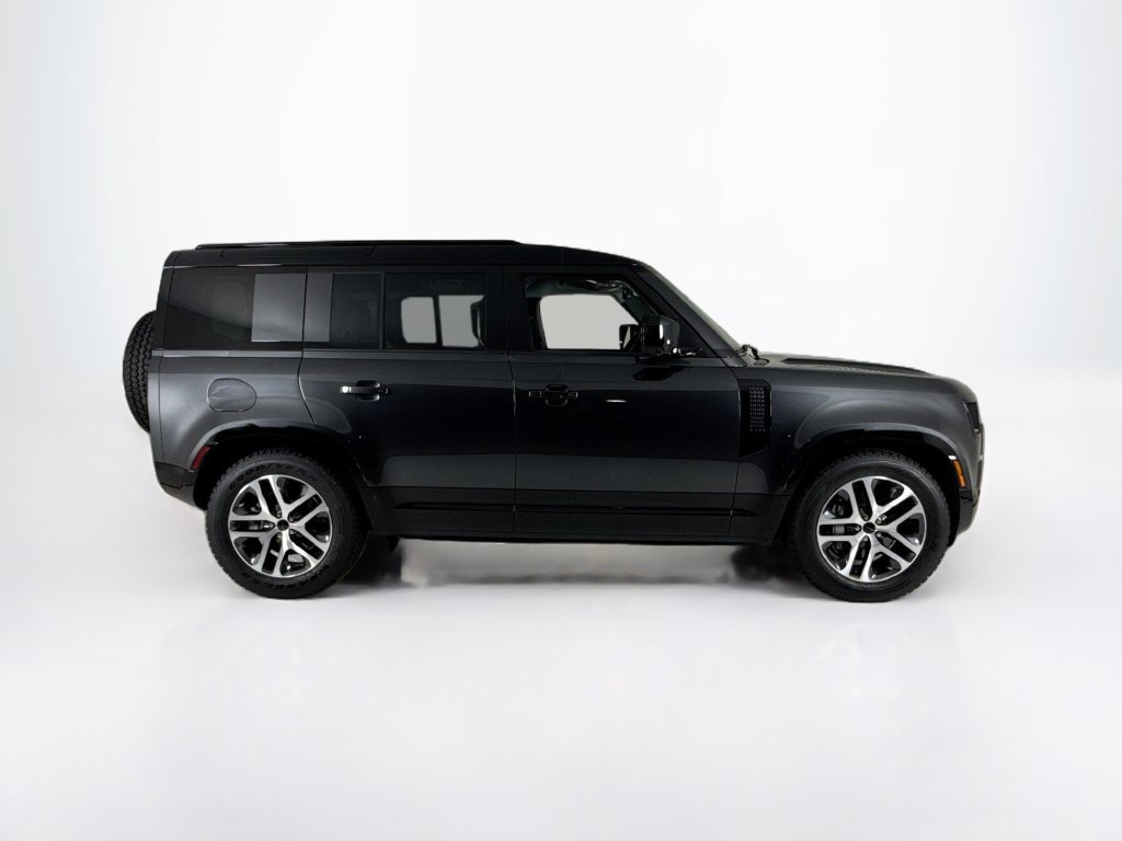 Used 2026 Land Rover Defender 110 X-Dynamic SE AWD/4WD image 6