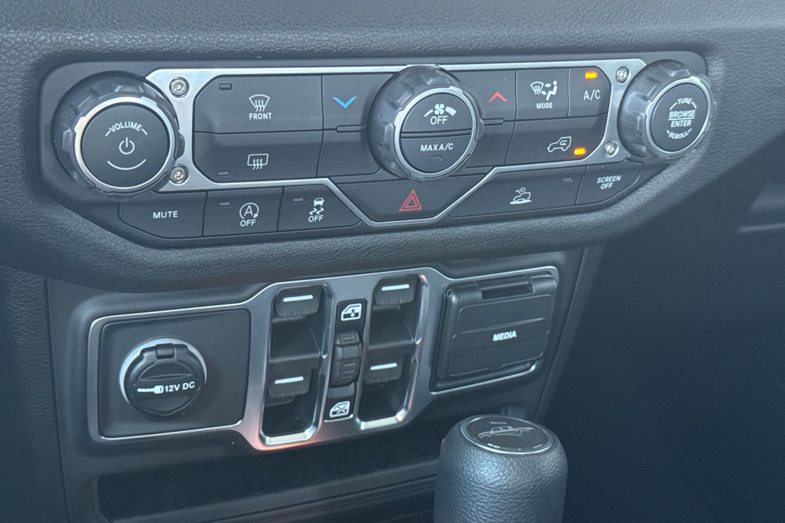 New 2026 Jeep Gladiator Sport image 18