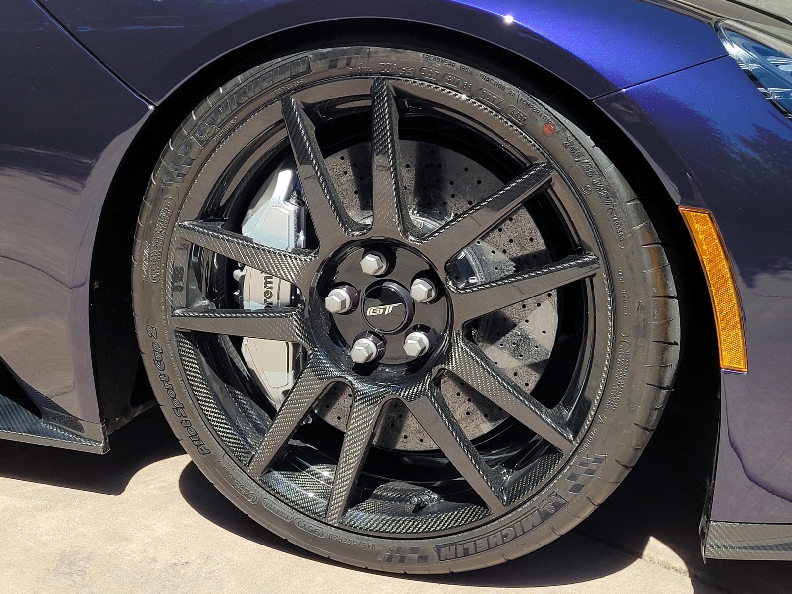 Used 2021 Ford GT image 9