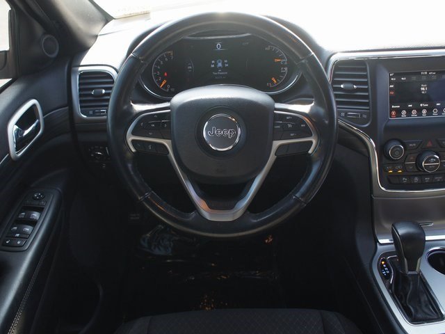 Used 2020 Jeep Grand Cherokee Laredo image 5