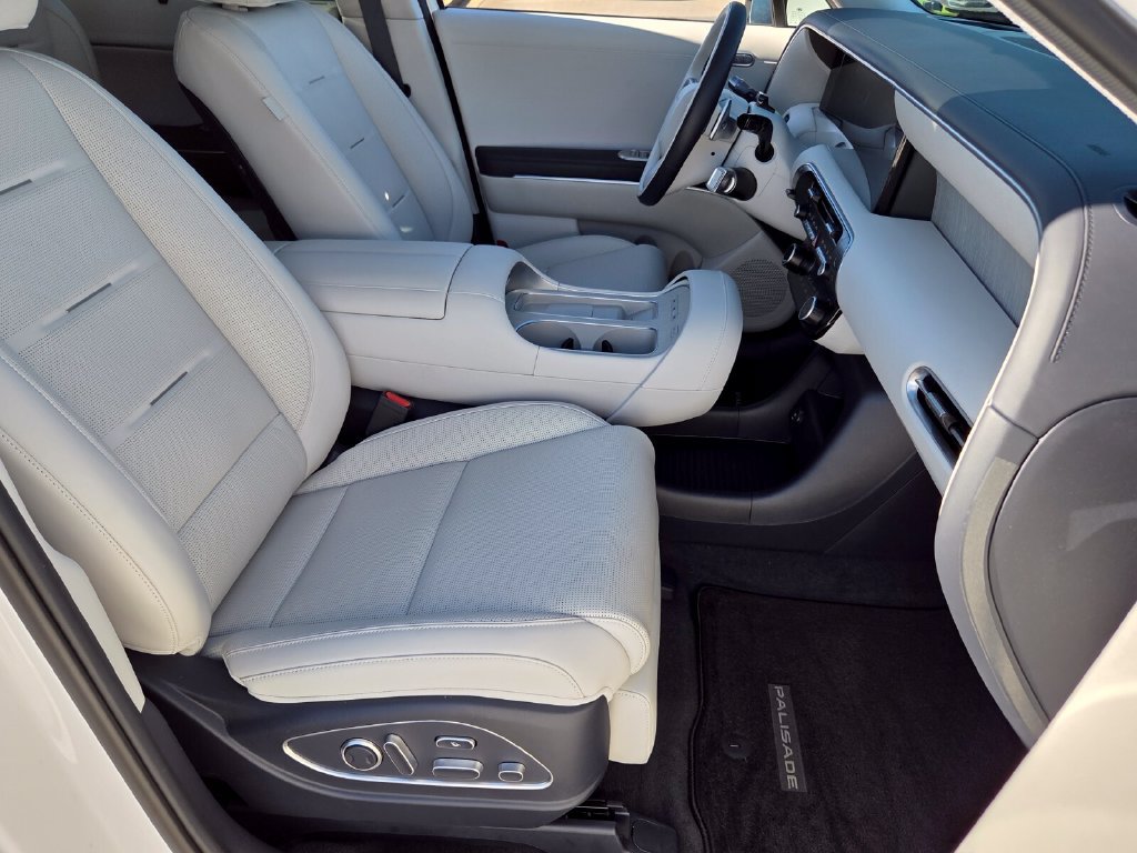 Used 2026 Hyundai Palisade Calligraphy FWD image 20