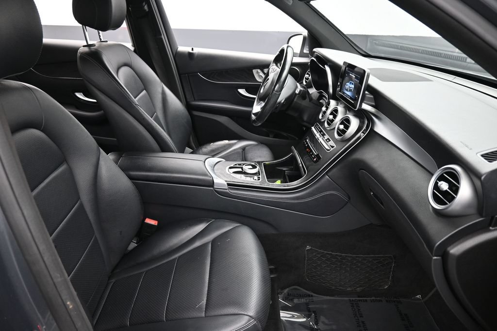 Used 2017 Mercedes-Benz GLC 300 4MATIC image 35