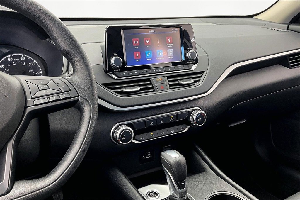 Used 2024 Nissan Altima 2.5 S image 6