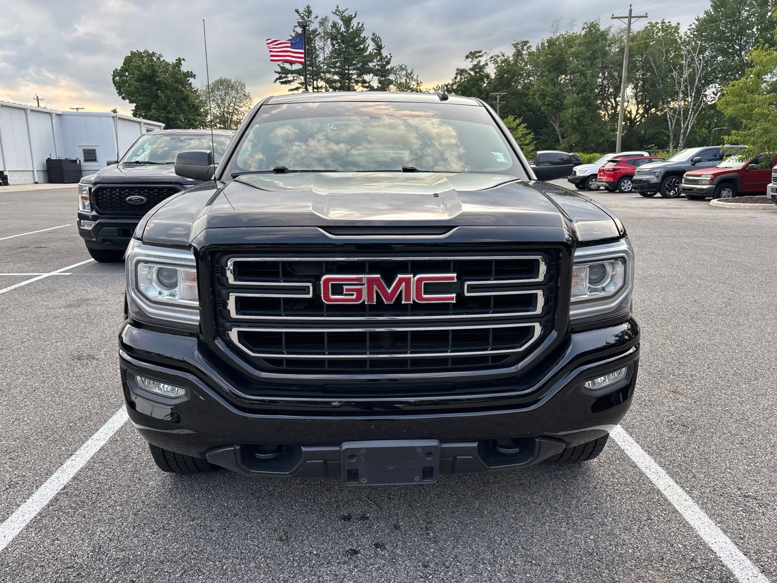 Used 2018 GMC Sierra 1500 4x4 Double Cab w/ Elevation Edition image 2
