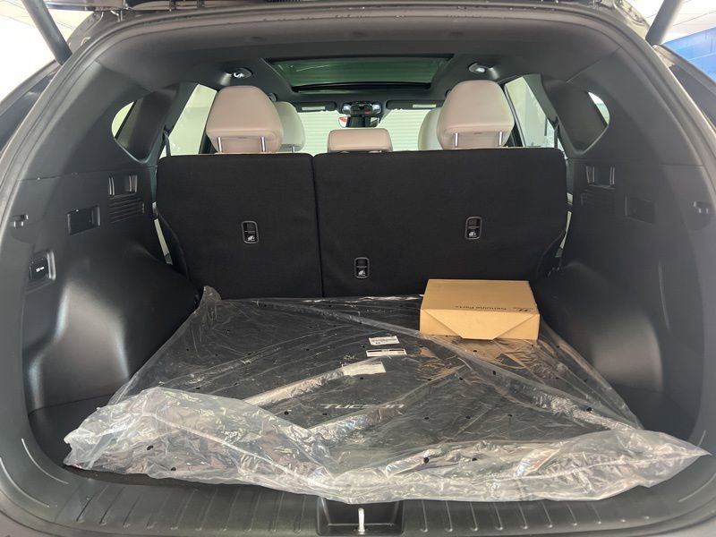 Used 2025 Hyundai Tucson Limited AWD/4WD image 8