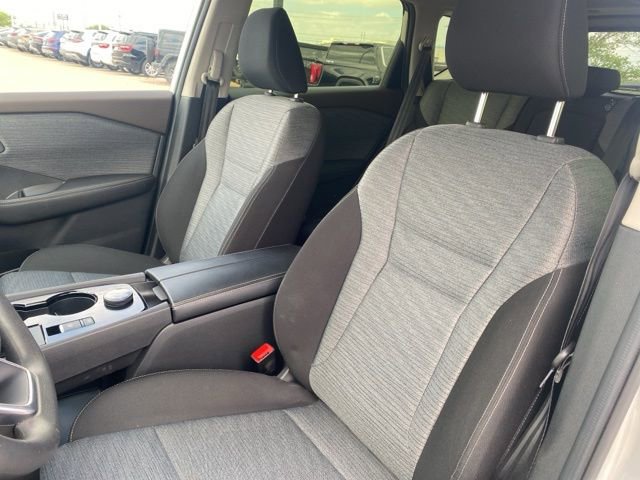 Used 2023 Nissan Rogue SV image 11