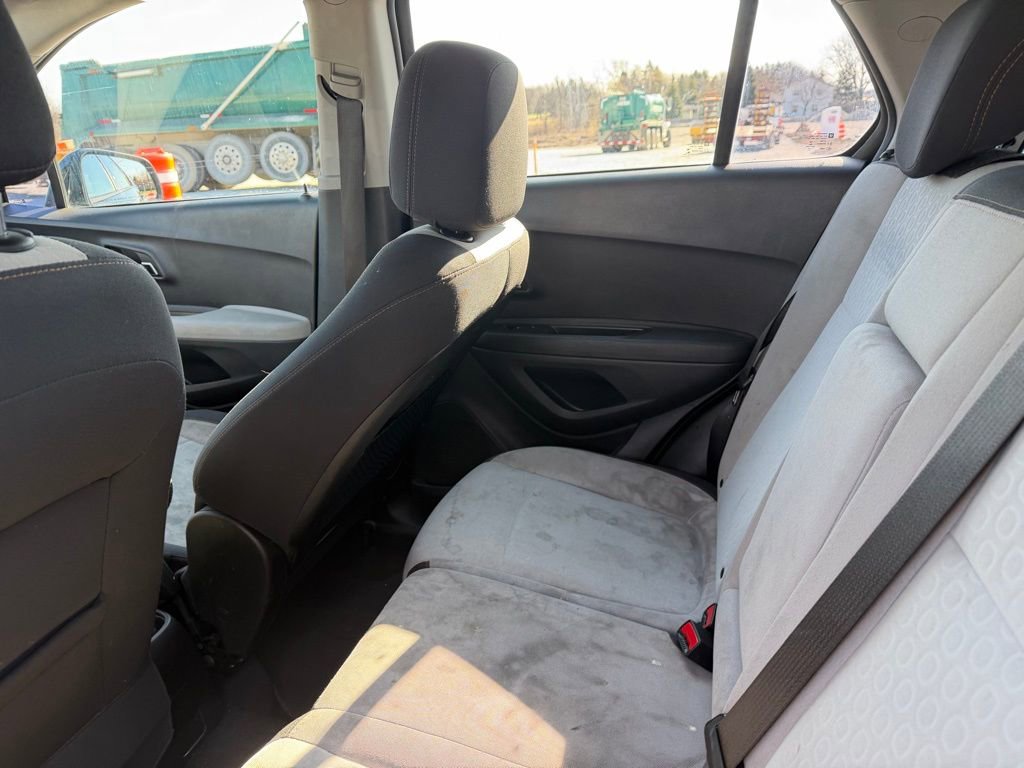 Used 2020 Chevrolet Trax LS FWD image 9