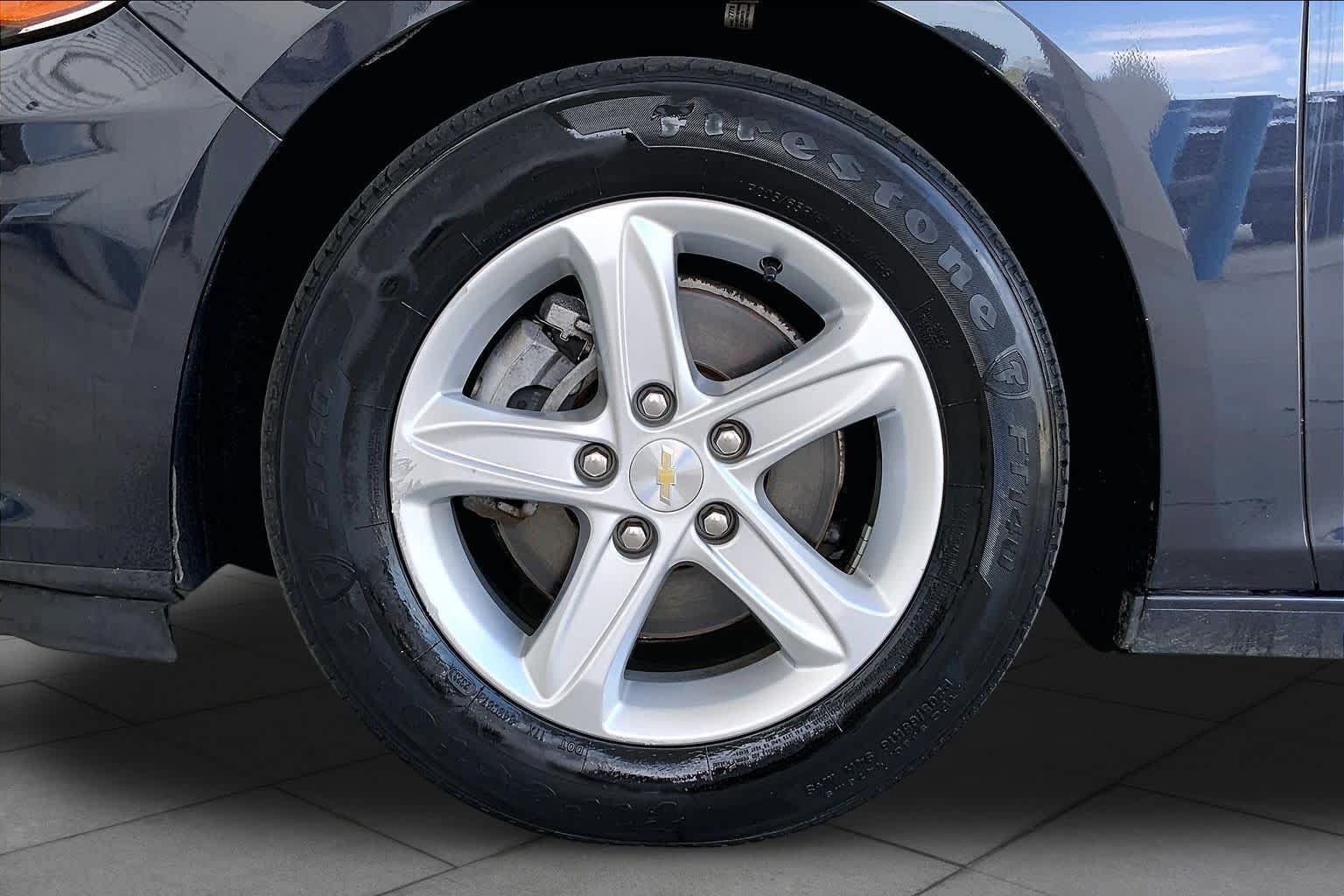Used 2023 Chevrolet Malibu LT FWD image 11