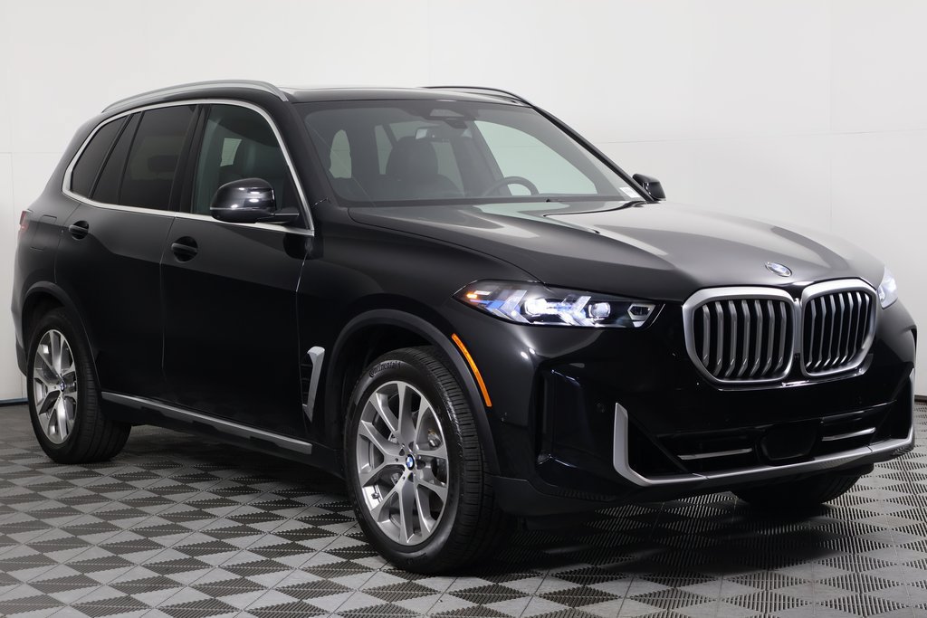Certified 2024 BMW X5 sDrive40i w/ Premium Package RWD image 3
