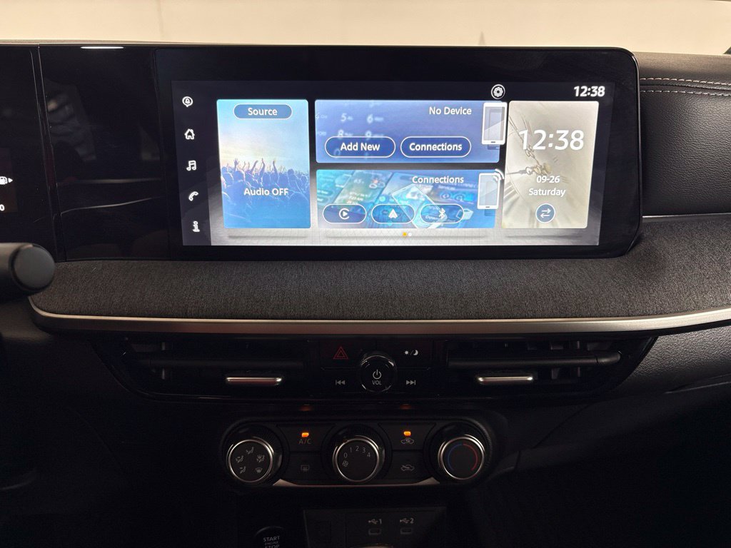 Used 2025 Nissan Kicks SV w/ Illumination Package FWD image 12