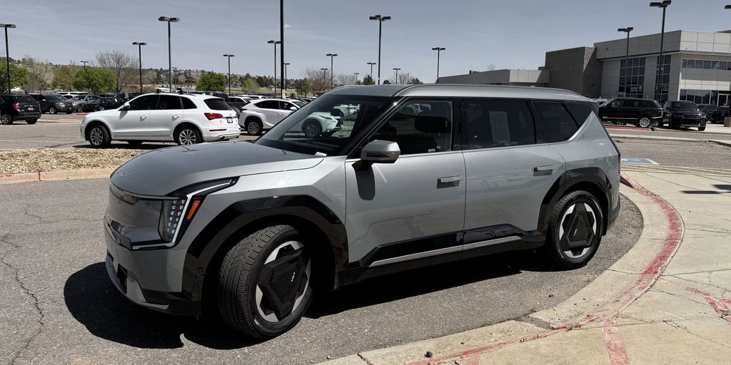 Used 2024 Kia EV9 Land AWD/4WD image 4