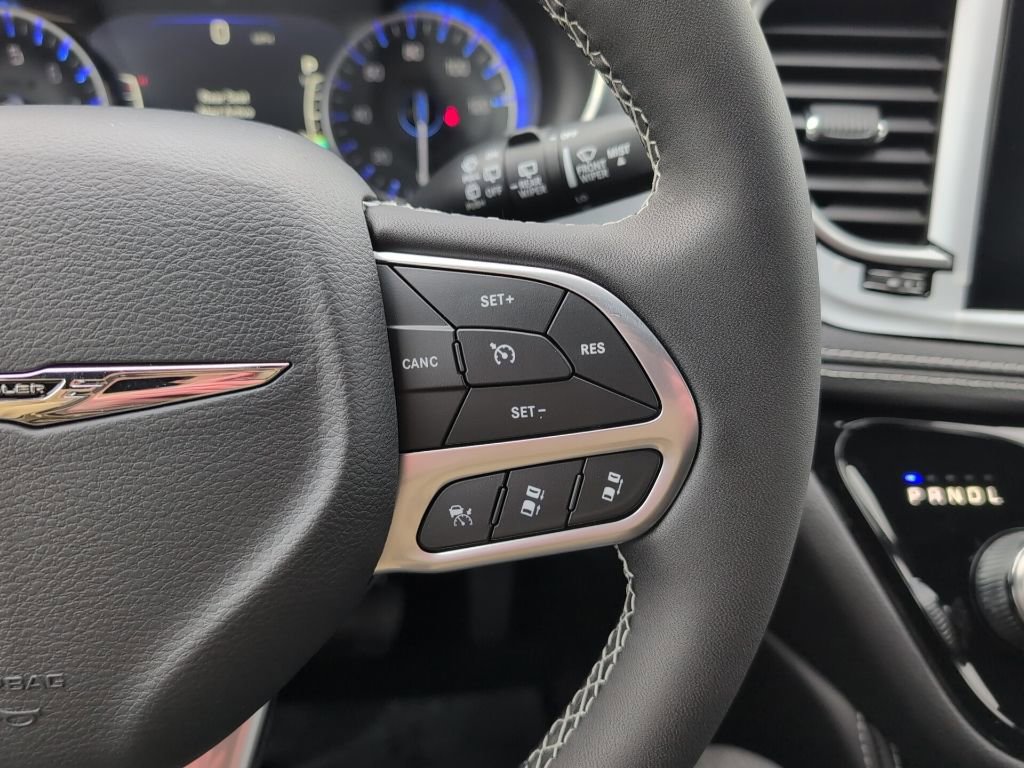 New 2026 Chrysler Pacifica Limited AWD/4WD image 31