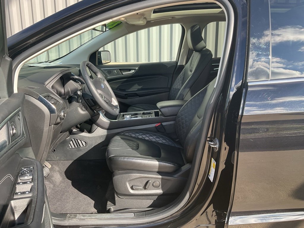 Used 2024 Ford Edge Titanium w/ Equipment Group 301A image 8