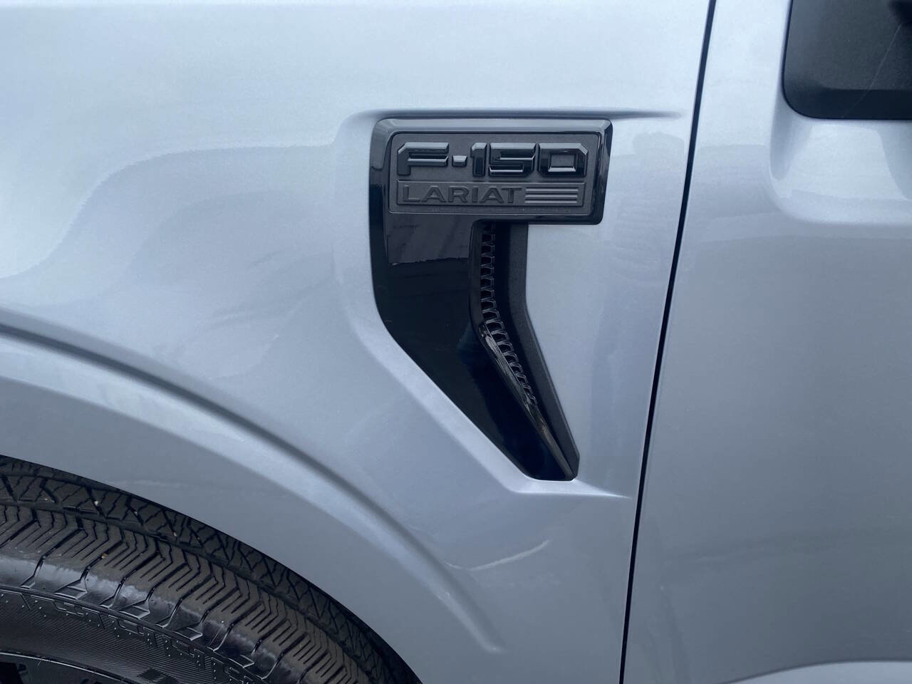 Used 2025 Ford F150 Lariat AWD/4WD image 14