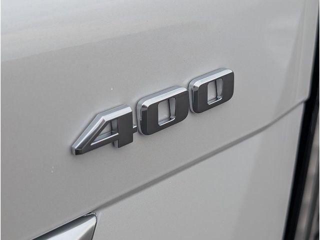 New 2025 Cadillac XT5 Sportv w/ LPO, Blue Accent Package image 9