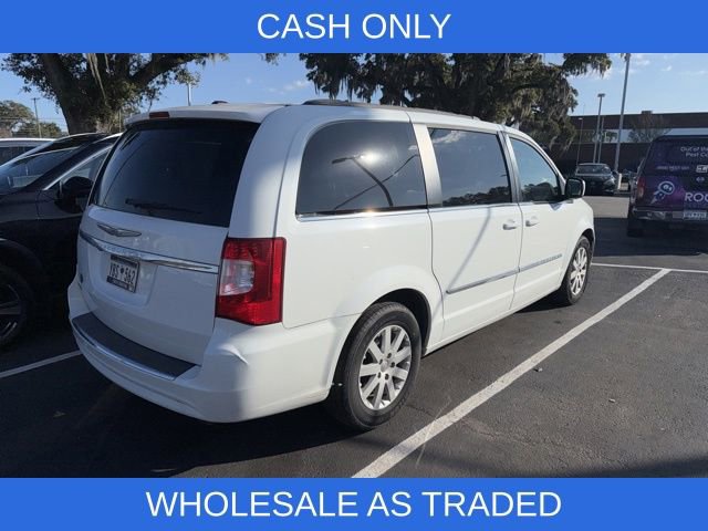 Used 2014 Chrysler Town & Country Touring image 6