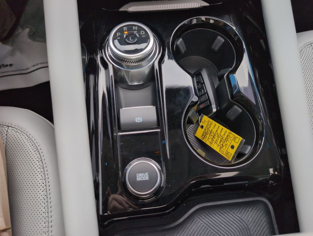 Used 2025 Ford Explorer Platinum w/ Ultimate Package image 27