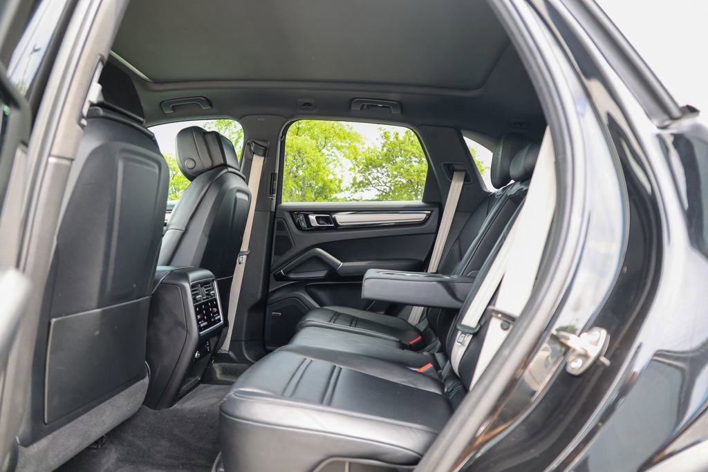 Certified 2023 Porsche Cayenne AWD/4WD image 42