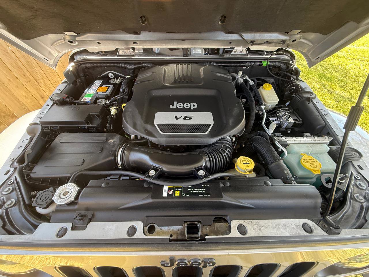 Used 2017 Jeep Wrangler Unlimited Sahara AWD/4WD image 36