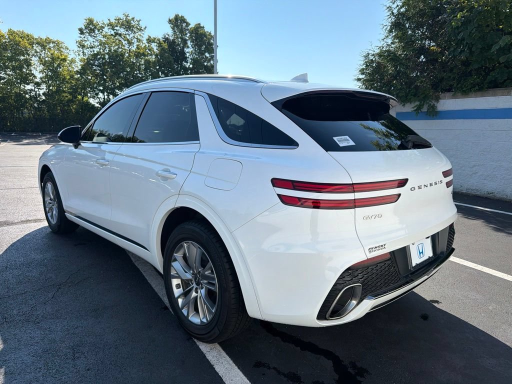 Used 2022 Genesis GV70 2.5T AWD/4WD image 3