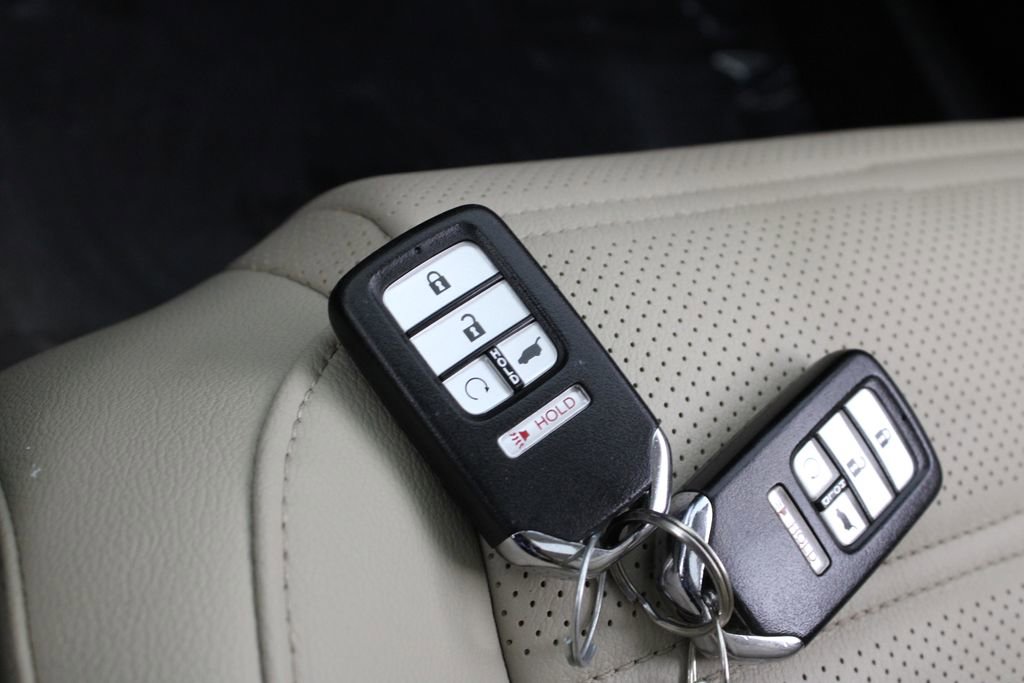 Used 2022 Honda CR-V Touring image 30