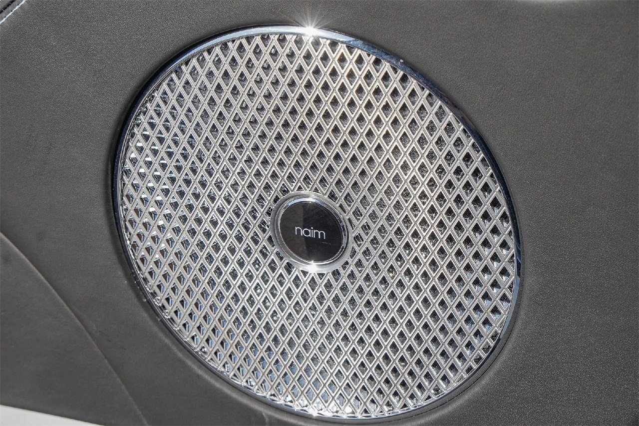 Used 2023 Bentley Bentayga image 34