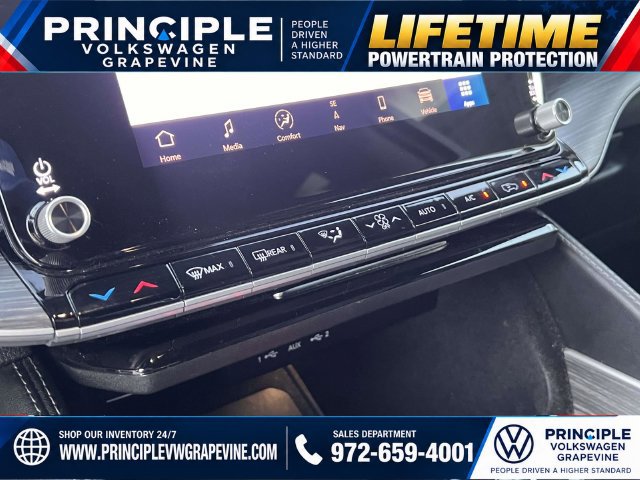 Used 2024 Jeep Wagoneer L Series II w/ Flexible Seating Group AWD/4WD image 21