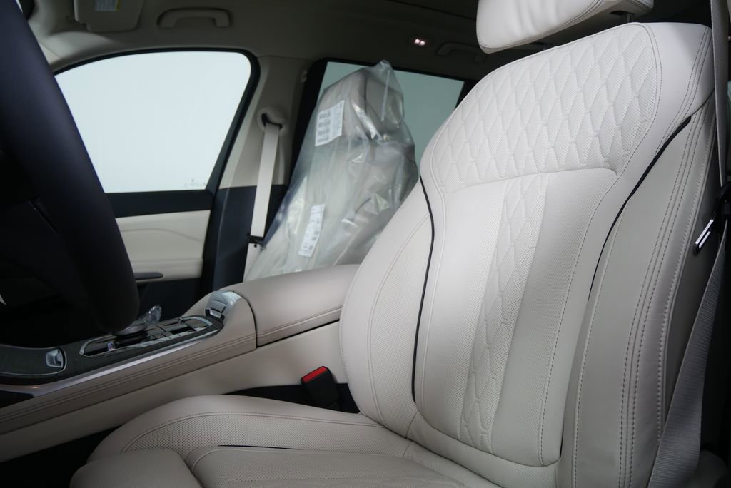 Used 2026 BMW X7 xDrive40i AWD/4WD image 10