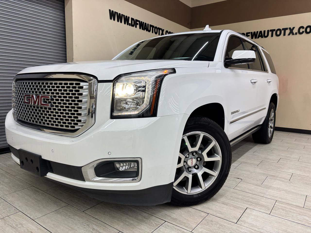 Used 2017 GMC Yukon Denali w/ Open Road Package AWD/4WD image 2