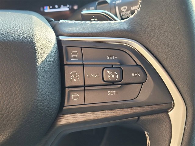 Used 2025 Jeep Grand Cherokee Altitude image 16