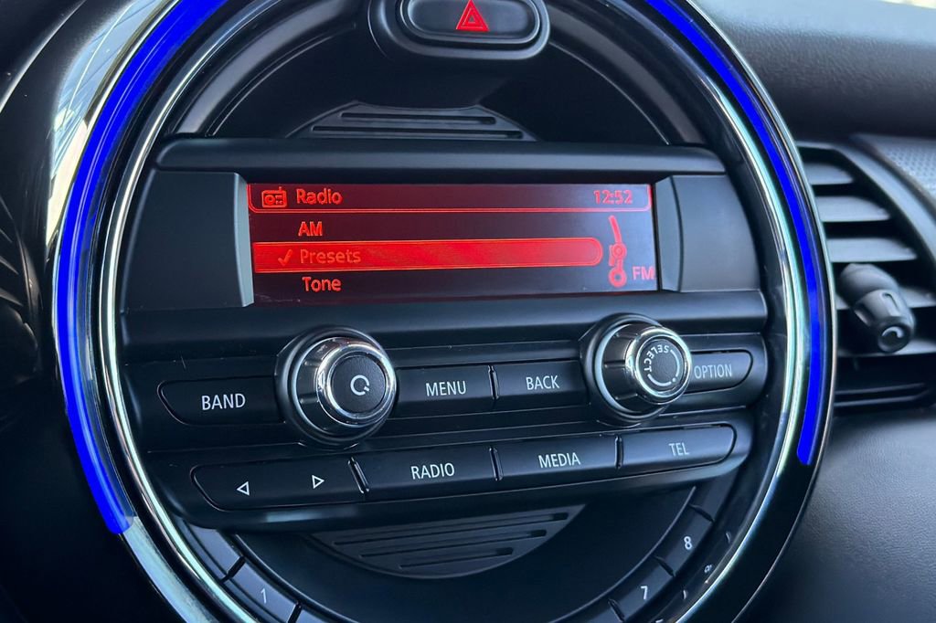 Used 2015 MINI Cooper 2-Door Hardtop image 15