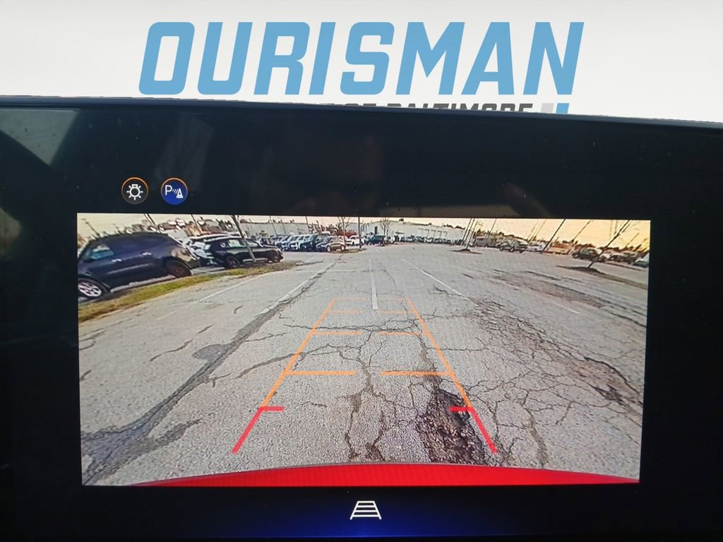 Used 2025 Chevrolet Equinox LT image 17