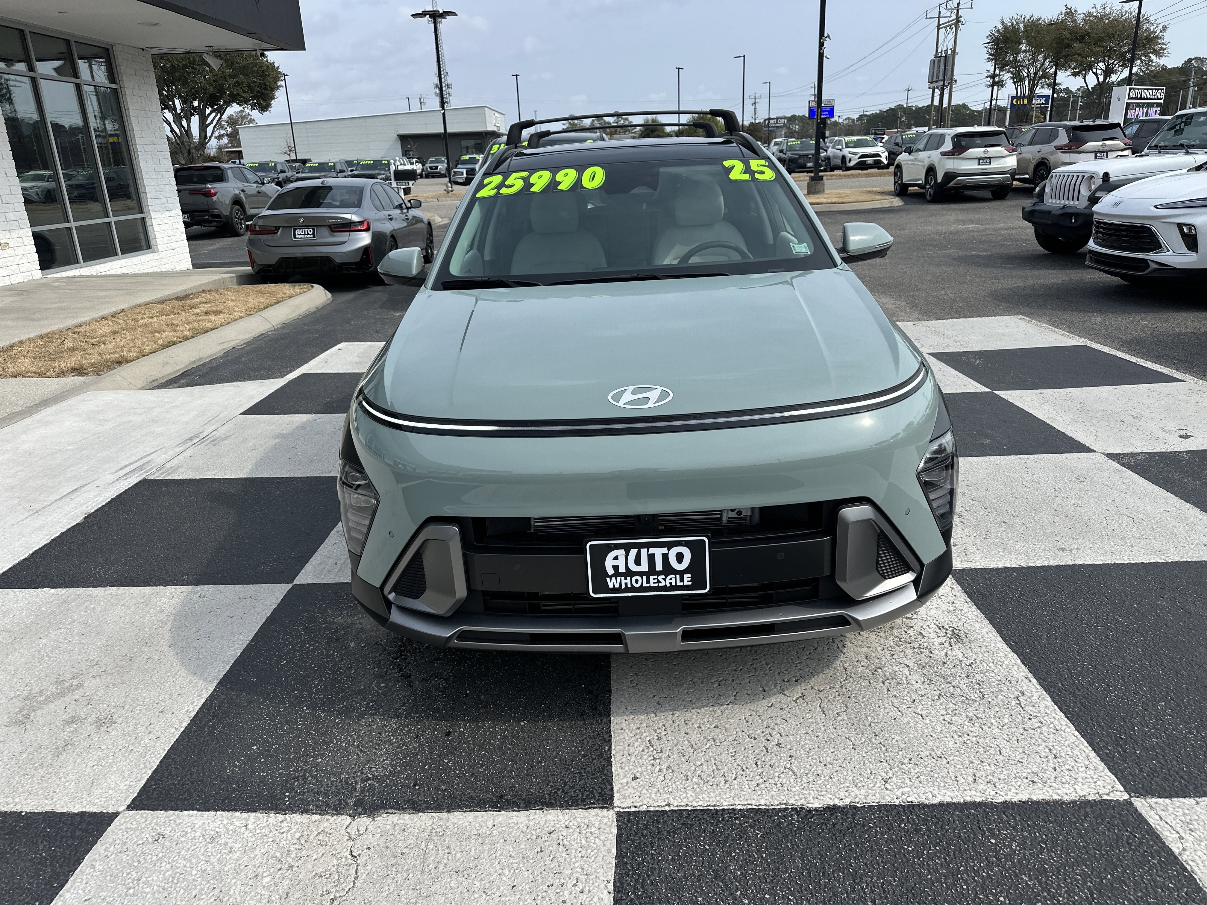 Used 2025 Hyundai Kona Limited image 2