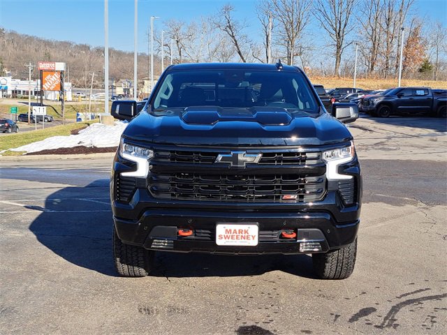 Used 2025 Chevrolet Silverado 1500 LT Trail Boss w/ Convenience Package II image 2