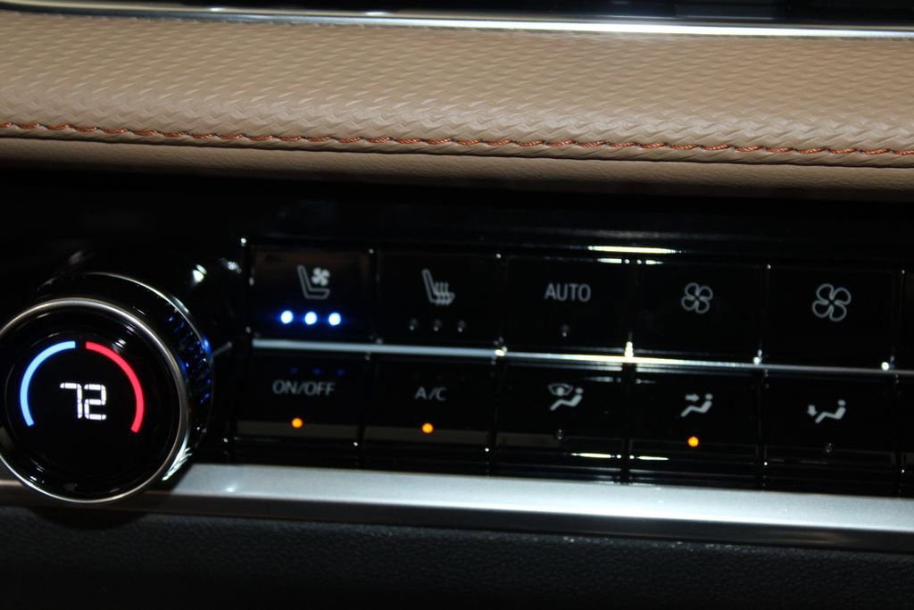 New 2026 Chevrolet Equinox ACTIV w/ Convenience Package III image 39