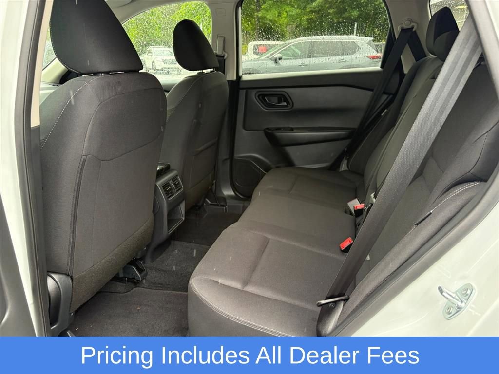 Used 2025 Nissan Rogue S AWD/4WD image 21