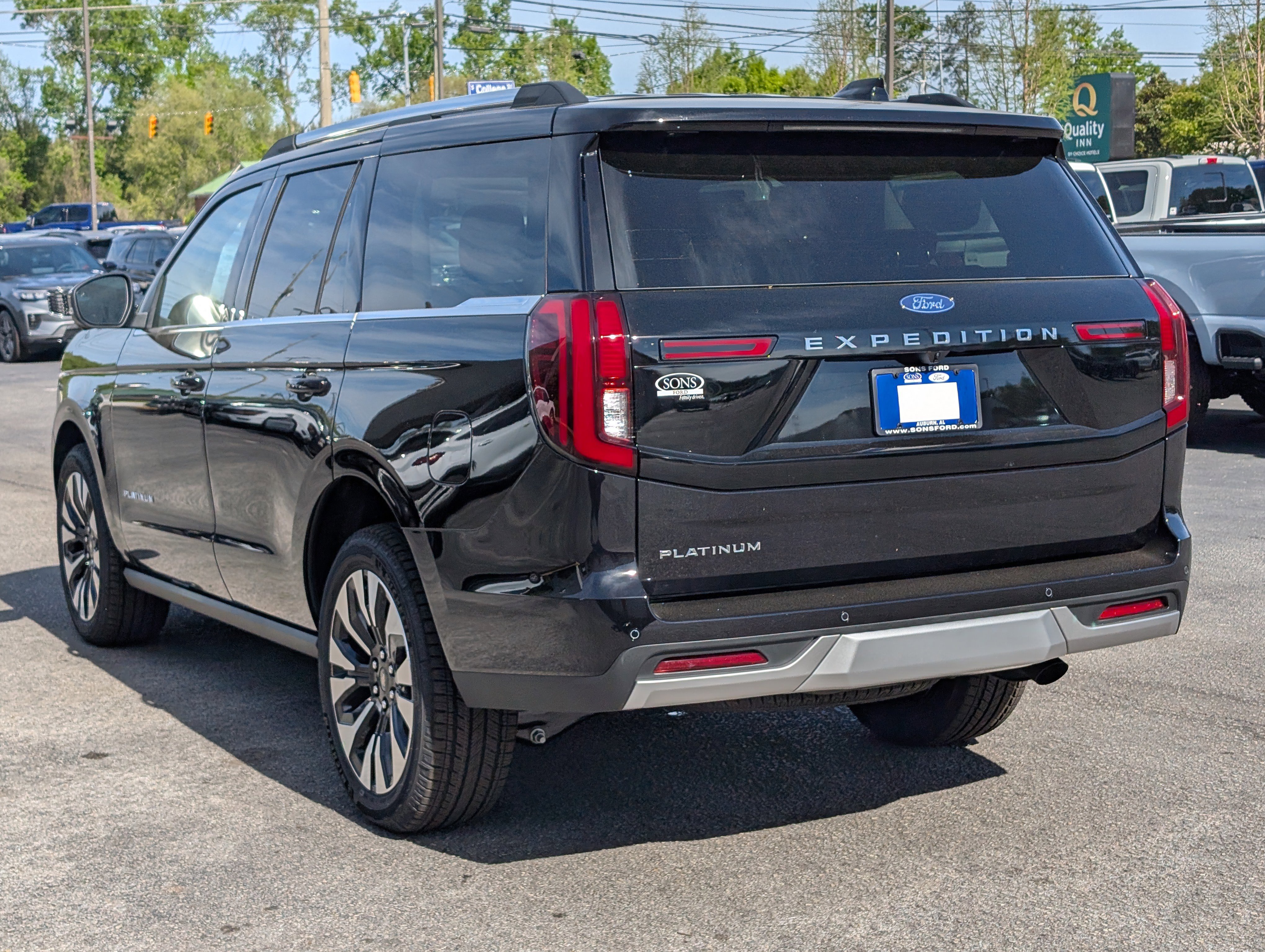 New 2026 Ford Expedition Platinum image 14