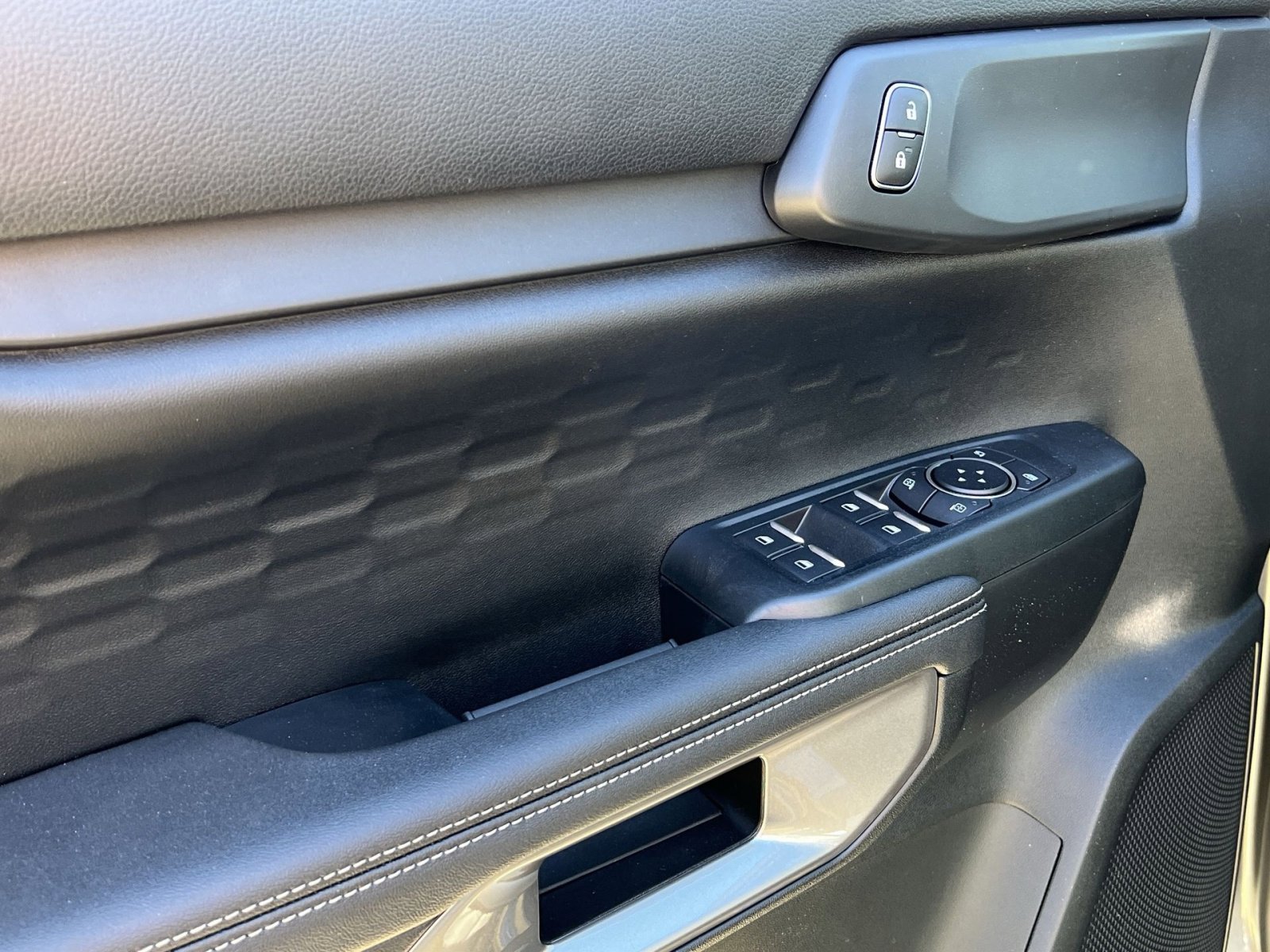 New 2025 Ford Ranger XLT w/ FX4 Off-Road Package image 15