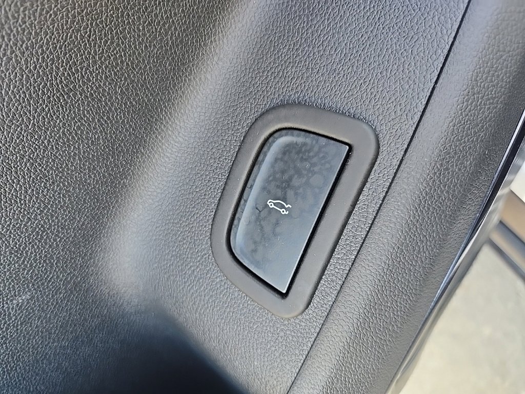 Used 2026 GMC Acadia AT4 w/ Luxury Package AWD/4WD image 36