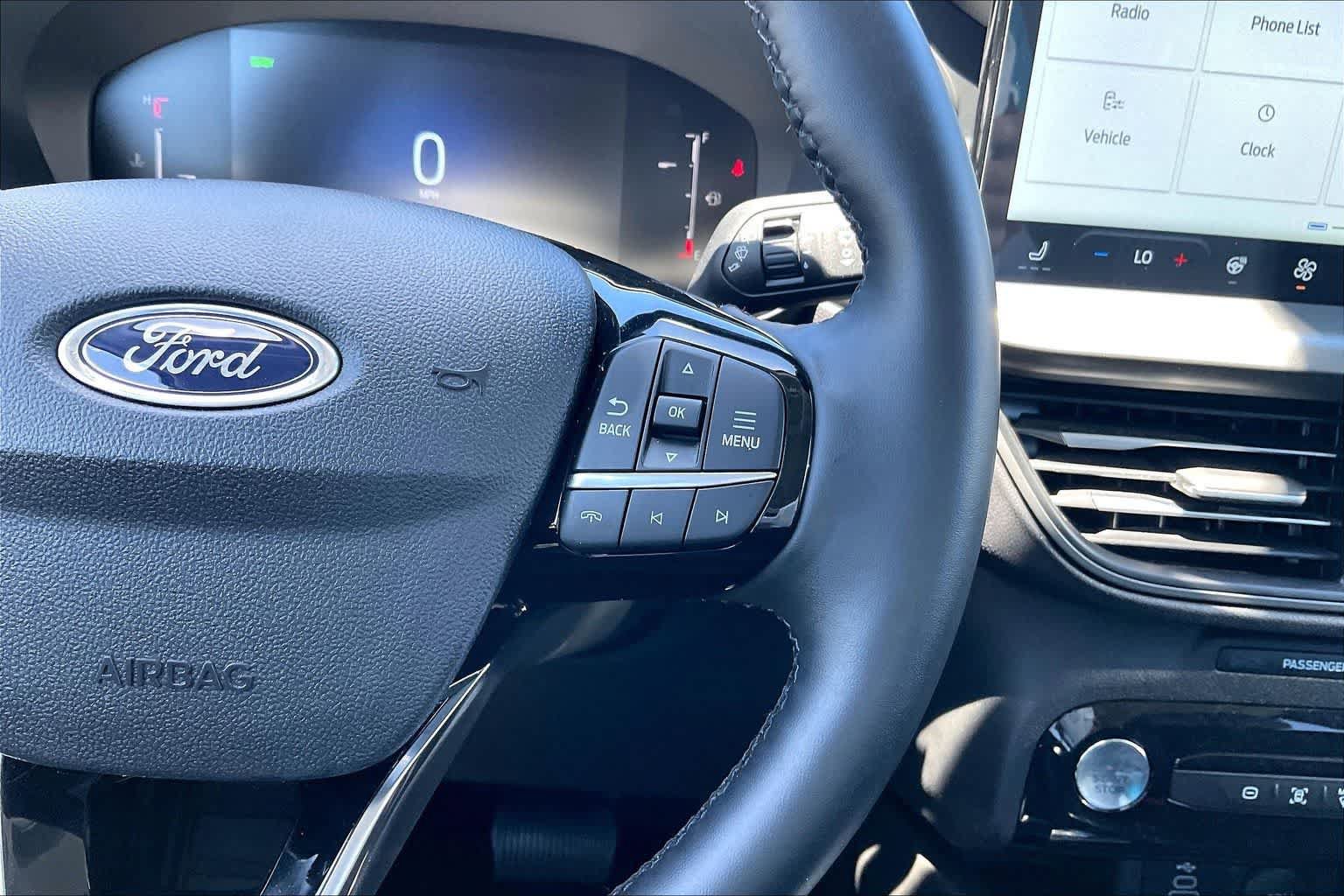 Used 2025 Ford Escape SE FWD image 25