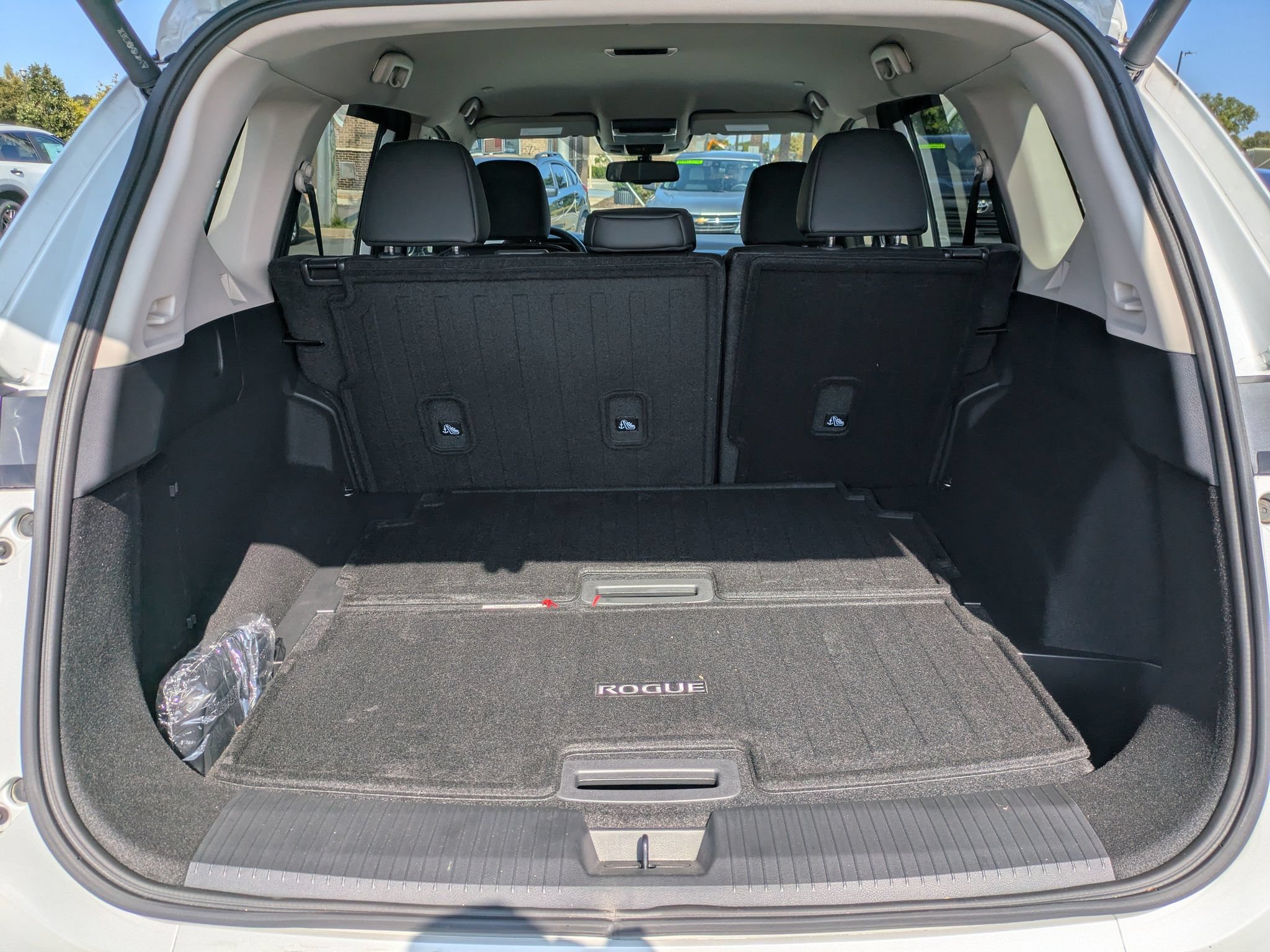 Certified 2024 Nissan Rogue SL FWD image 14