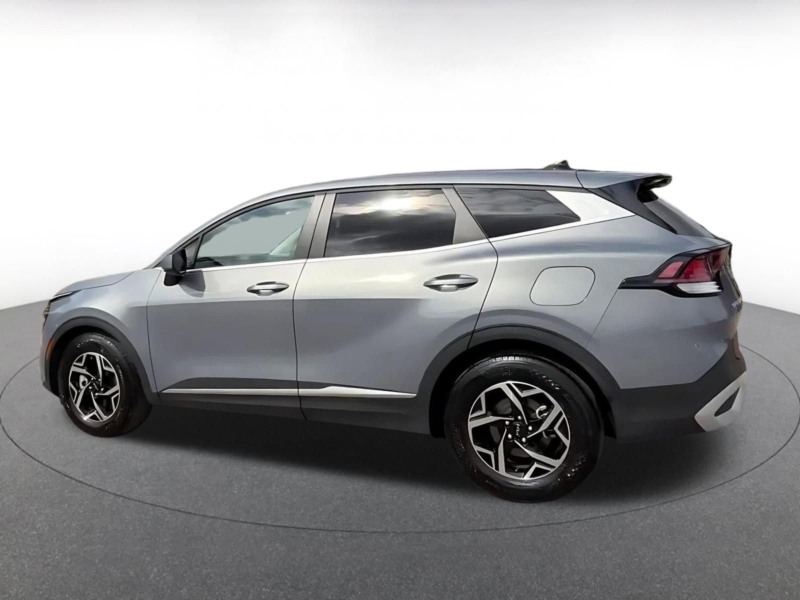 Used 2025 Kia Sportage LX image 10