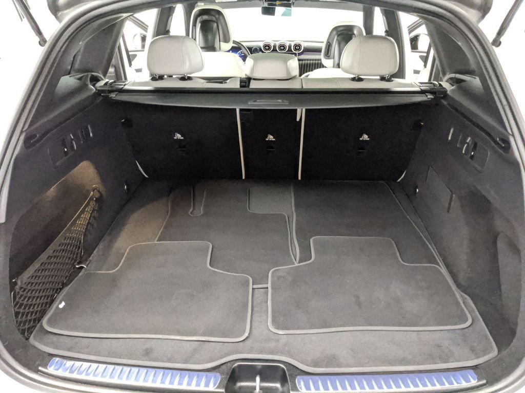 Used 2023 Mercedes-Benz GLC 300 4MATIC image 17