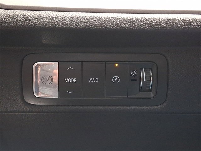 Certified 2024 Chevrolet Traverse LT w/ Midnight/Sport Edition image 23